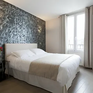 Sofia 2*, Paris France